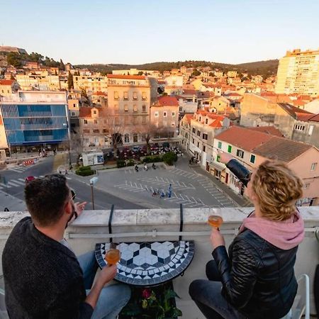 The Spot - Rooftop In The City Centre + Parking 시베니크 외부 사진