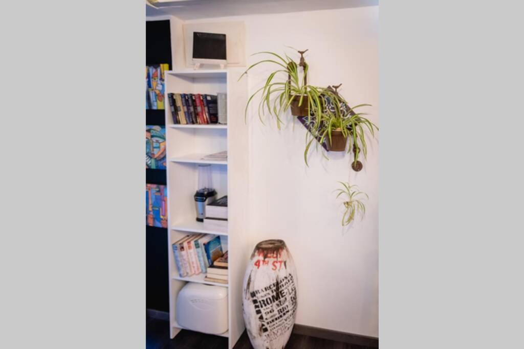 The Spot - Rooftop In The City Centre + Parking 시베니크 외부 사진