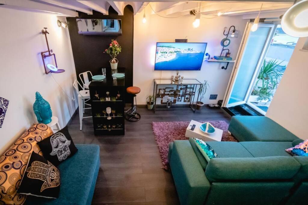 The Spot - Rooftop In The City Centre + Parking 시베니크 외부 사진